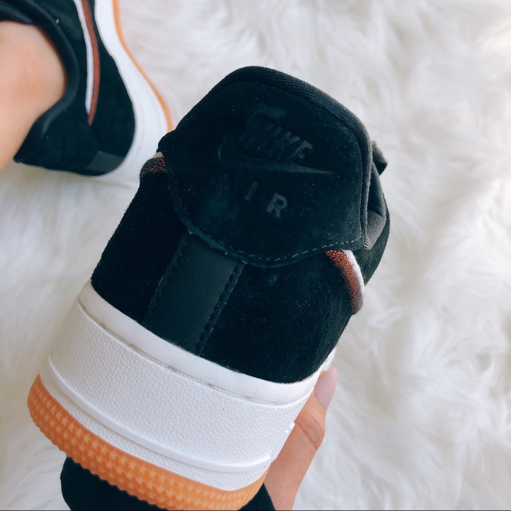 Air Force 1 LX - Picture 4 of 8